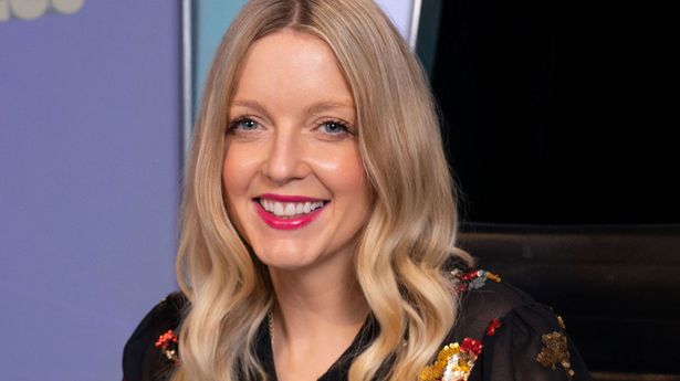 Lauren Laverne的联合主演在BBC广播偶像分享癌症诊断时发表了情感信息