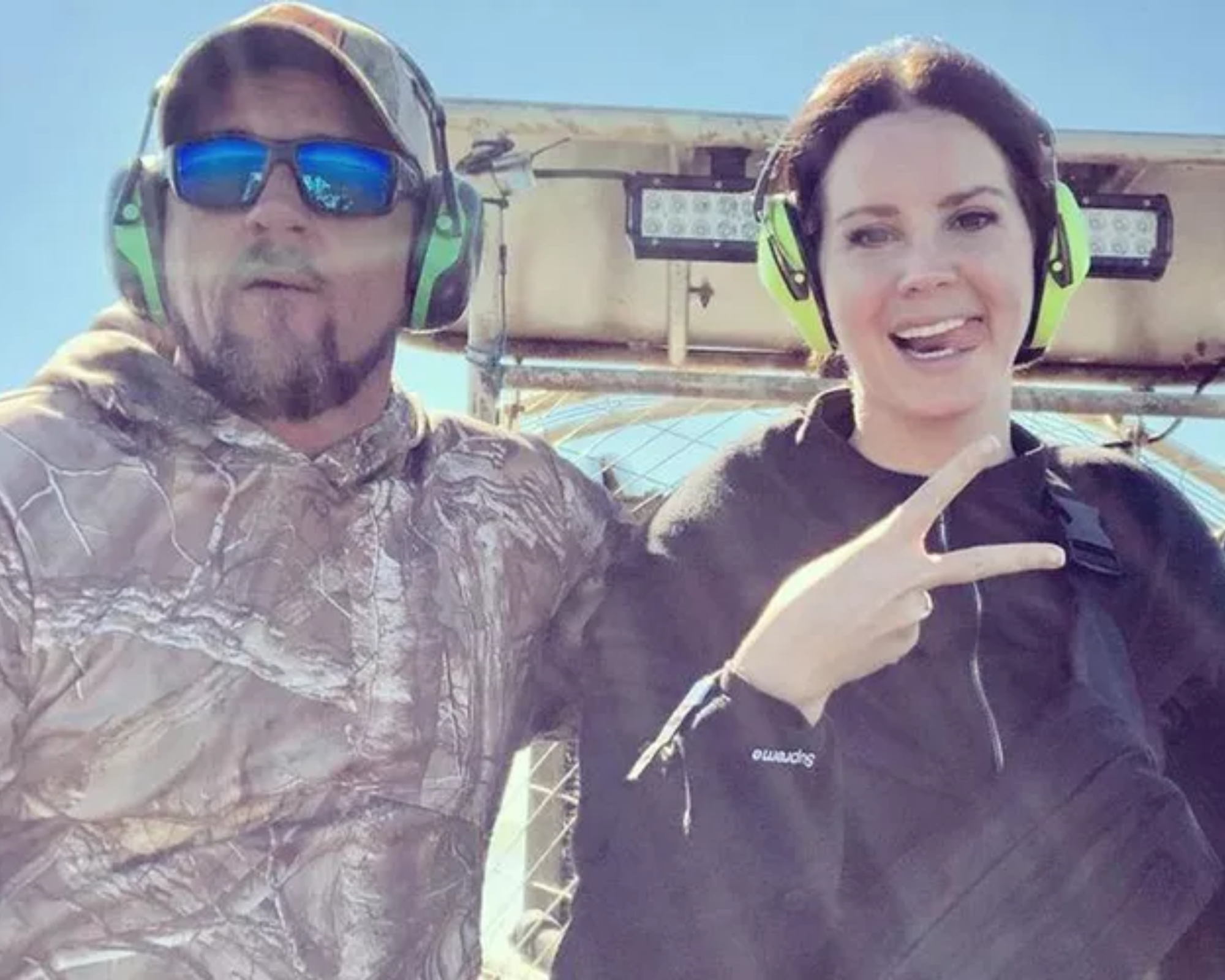 Lana Del Rey的经济实惠的婚纱:一个节俭的宝藏 Lana Del Rey的经济实惠的婚纱:一个节俭的宝藏