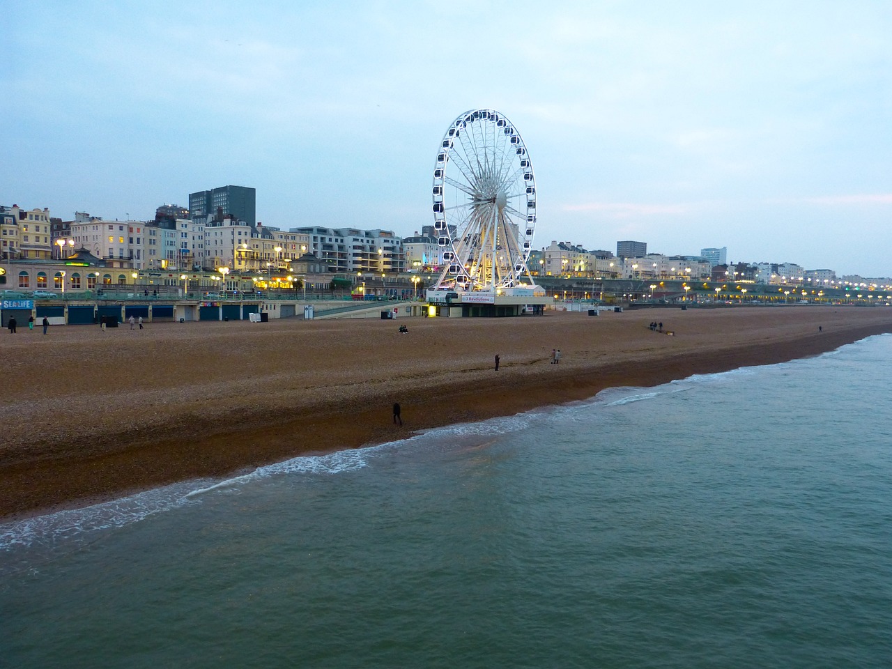 在紧急呼叫特拉华州多佛而不是英国多佛后，船只在英吉利海峡获救